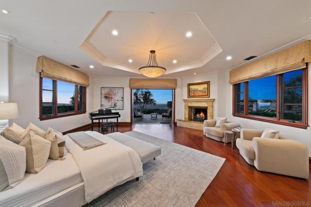 15707 Blue Crystal Trl, Poway CA: https://media.crmls.org/mediaz/575c1305-06dd-4306-a3c6-a02da3d028af.jpg