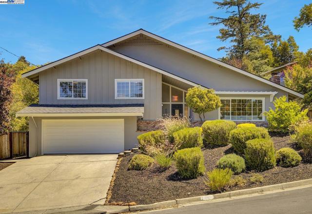382 Castello Rd, Lafayette CA: https://media.crmls.org/mediaz/575c611a-2371-46f1-bd38-e176d3b05a39.jpg