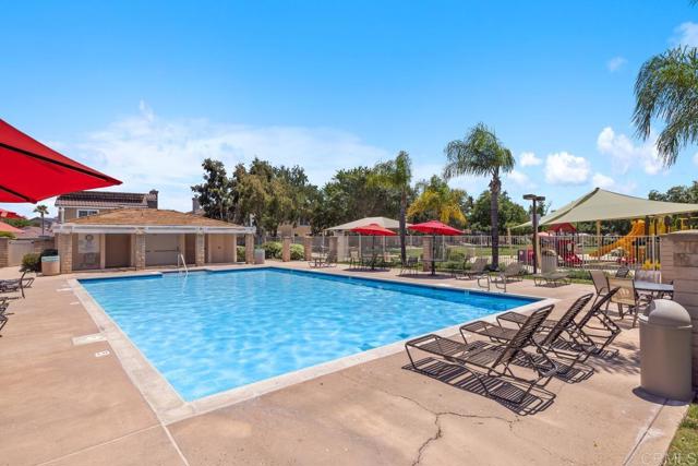 150 Rock Glen Way, Santee CA: https://media.crmls.org/mediaz/575d2ab3-31f1-4e75-b6e1-f9b1b06e59bb.jpg