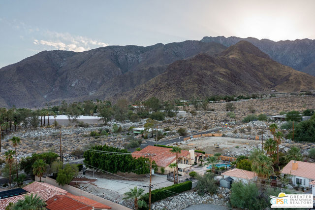600 W Via Escuela, Palm Springs, CA 92262