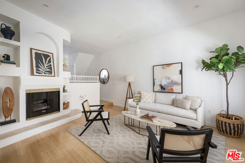 11536 Burbank Boulevard #103