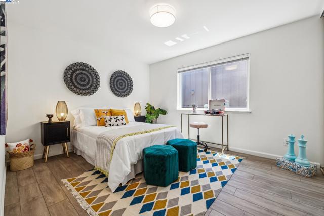 3014 BROADMOOR VIEW, Oakland CA: https://media.crmls.org/mediaz/575d571c-7ec5-4c24-8090-fcd9381cb5d9.jpg
