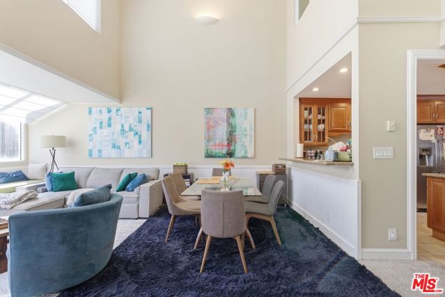 240 The, Redondo Beach CA: https://media.crmls.org/mediaz/575d8efe-8b1a-4e3a-aba2-c5b0d91c687a.jpg