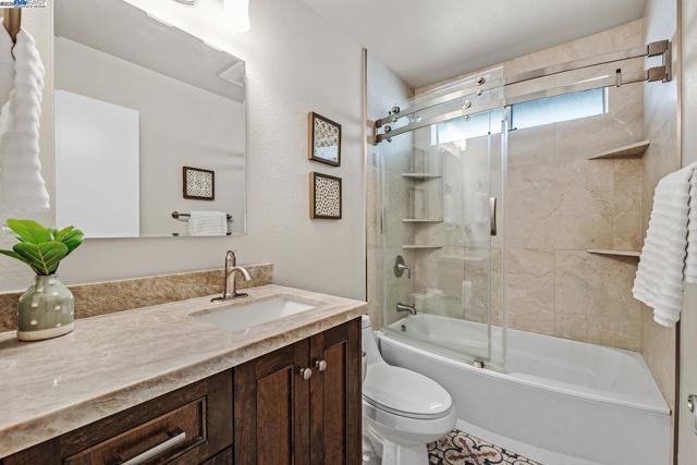 2864 El Capitan Dr, Pleasanton CA: https://media.crmls.org/mediaz/575db7c7-a139-472c-816a-79fd6bf9d9ec.jpg