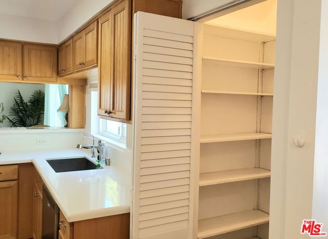 8130 Grimsby Avenue, Los Angeles CA: https://media.crmls.org/mediaz/575dec3c-8e21-4fdf-9237-4b7fbedc6070.jpg