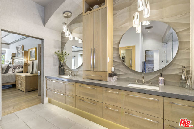 Image 32 of 64 For 26954 Whitehorse Place