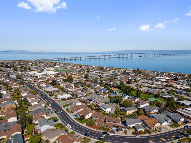 1394 Marlin Avenue, Foster City CA: https://media.crmls.org/mediaz/575e4a5f-3011-4811-bebf-14c7662d0187.jpg