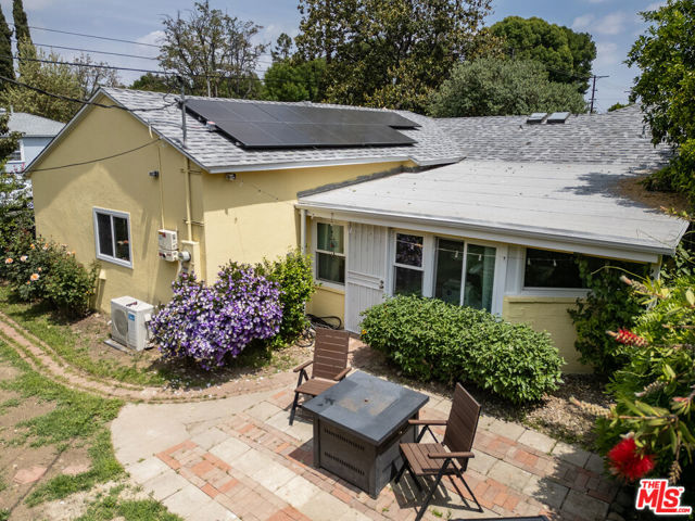 6961 Zelzah Avenue, Reseda CA: https://media.crmls.org/mediaz/575eaa9e-dcb6-4d66-bc54-45226c268921.jpg