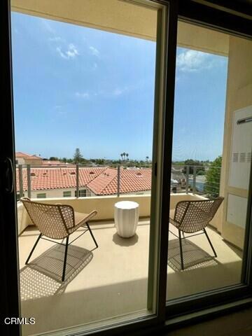 Detail Gallery Image 1 of 29 For 2218 E Main Street St #306,  Ventura,  CA 93001 - 3 Beds | 2/1 Baths