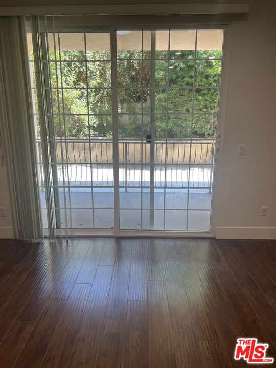 Image 3 for 962 S Gramercy Dr #106, Los Angeles, CA 90019