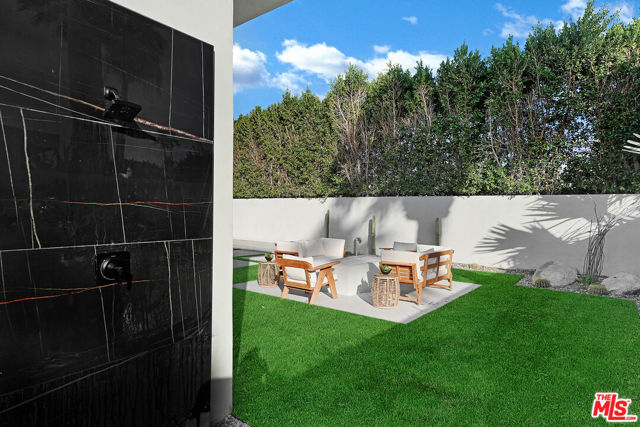 456 E Sonora Road, Palm Springs CA: https://media.crmls.org/mediaz/575fe729-0685-4077-99ac-60f8b25ed7dc.jpg