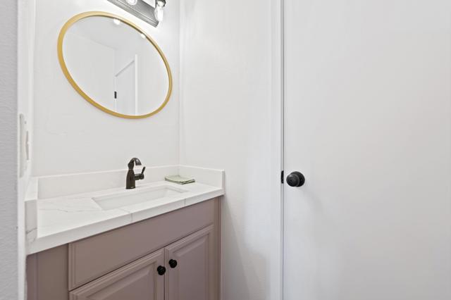5300 E Waverly Drive, Palm Springs CA: https://media.crmls.org/mediaz/576001c5-fa9a-4ee1-9c33-d4b497f4c1dd.jpg