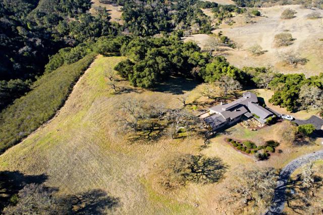 3 Refugio Trace, Carmel CA: https://media.crmls.org/mediaz/57609443-98af-449d-93bc-49035afdf68d.jpg