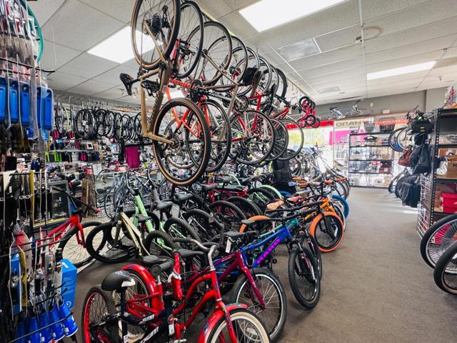 101 101 McCray St., Hollister CA: https://media.crmls.org/mediaz/5760b0cc-1722-490d-959f-4754e90ba24a.jpg