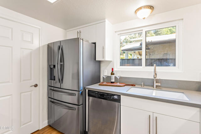 Detail Gallery Image 8 of 20 For 407 W Pedregosa St #1,  Santa Barbara,  CA 93101 - 3 Beds | 2/1 Baths