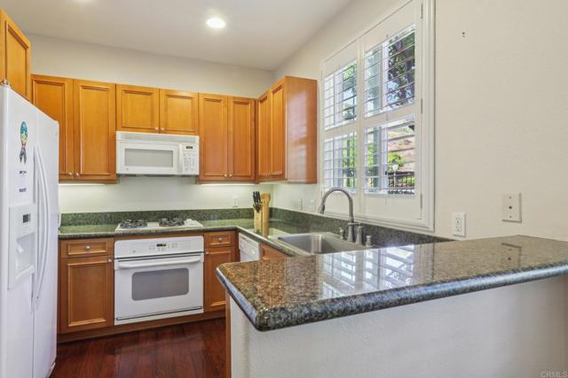 Detail Gallery Image 10 of 25 For 10978 Serafina Ln, San Diego,  CA 92128 - 2 Beds | 2 Baths