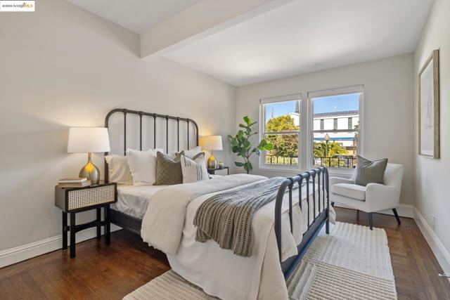 612 Longridge Rd, Oakland CA: https://media.crmls.org/mediaz/57613e07-8de5-4bad-821c-6dd3c089d00d.jpg