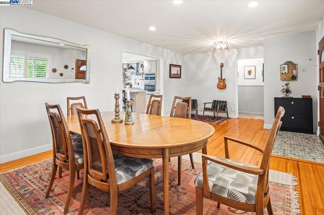 3231 Esperanza Dr, Concord CA: https://media.crmls.org/mediaz/5761410d-7296-42ae-82dd-e1b9ed08daac.jpg