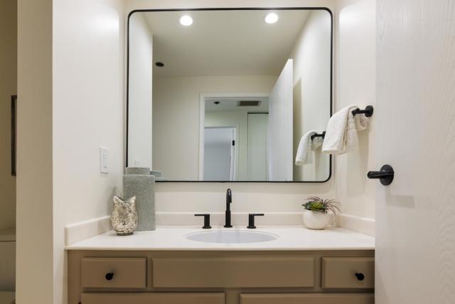 110 Park Road, Burlingame CA: https://media.crmls.org/mediaz/576181e9-bf17-454e-916b-6a0716b76d20.jpg