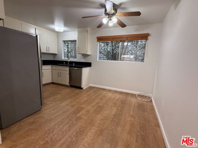882 Victor Avenue, Inglewood CA: https://media.crmls.org/mediaz/5761a7db-7373-4a90-926a-b5721bf47252.jpg