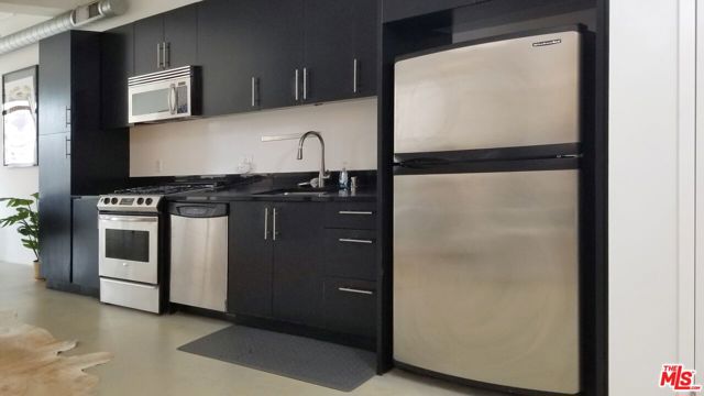 849 S Broadway, Los Angeles CA: https://media.crmls.org/mediaz/5761c9f6-fc24-4727-b871-2a2a8cde6dbd.jpg