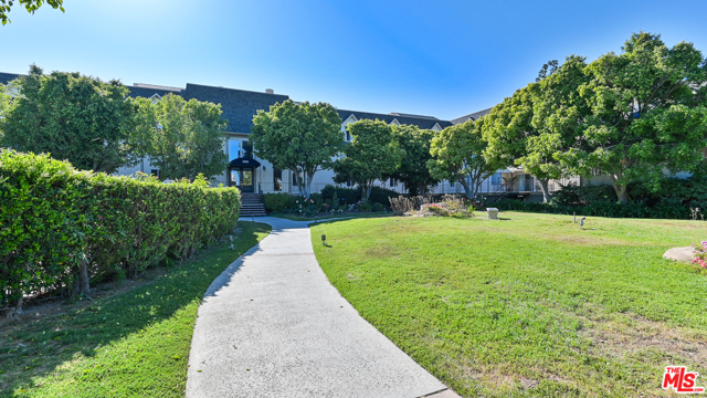 Image 3 for 2385 Roscomare Rd #F3, Los Angeles, CA 90077