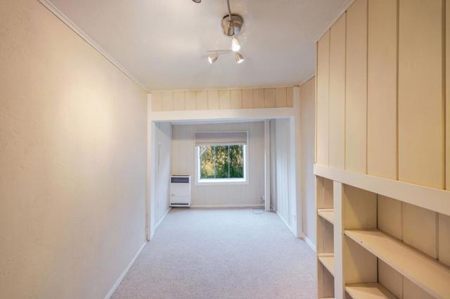 1009 Miramontes Street, Half Moon Bay CA: https://media.crmls.org/mediaz/57626b48-d913-4eb8-b436-6ae385167143.jpg