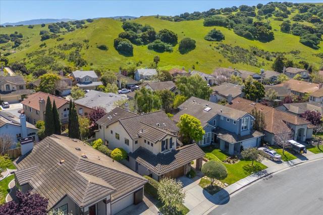 17666 Winding Creek Road, Salinas CA: https://media.crmls.org/mediaz/57628334-17fe-4725-9c80-ddd5ff66604f.jpg