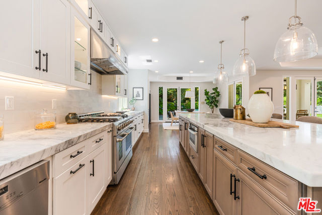 11797 CHAPARAL Street, Los Angeles CA: https://media.crmls.org/mediaz/5762ac0b-9c20-4830-bb56-c86241944841.jpg