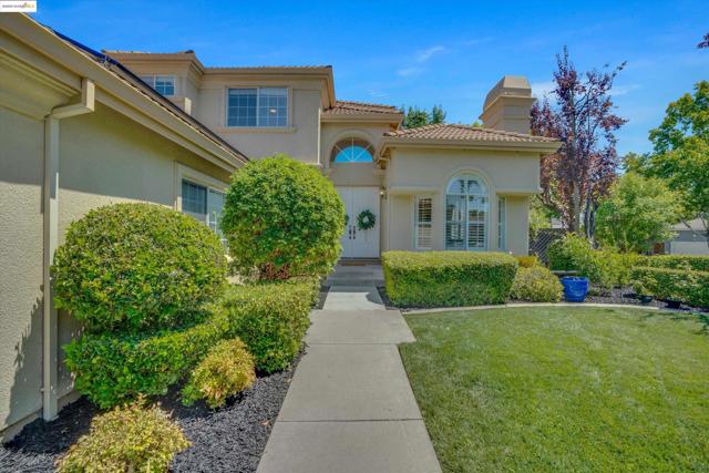 805 Devonshire Loop, Brentwood CA: https://media.crmls.org/mediaz/5762c1b5-c4c1-43aa-ac26-3874988077ce.jpg
