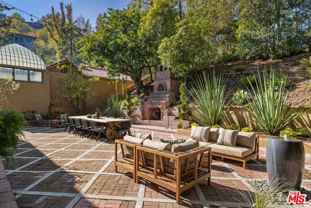 540 Mount Washington Drive, Los Angeles CA: https://media.crmls.org/mediaz/5762e334-5323-431c-9012-1f59765a48eb.jpg