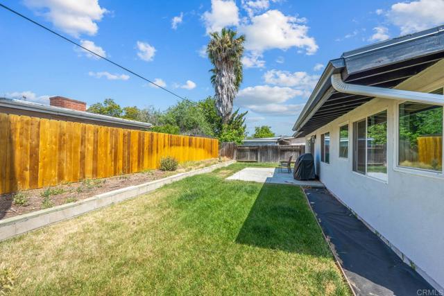 6252 Lake Albano Avenue, San Diego CA: https://media.crmls.org/mediaz/5762fa70-a9a1-41ec-b83c-af1697871e37.jpg