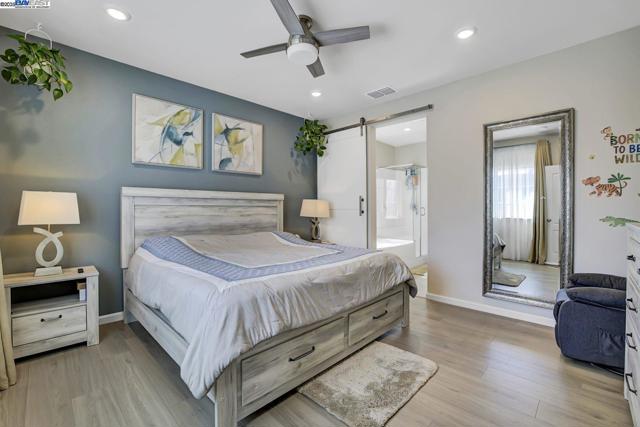 4014 Kenwood Cir, Oakley CA: https://media.crmls.org/mediaz/5763eedd-5468-4a8d-b759-fe42203214a1.jpg