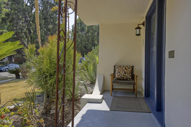 Detail Gallery Image 2 of 24 For 575 Eldora Rd, Pasadena,  CA 91104 - 2 Beds | 2 Baths