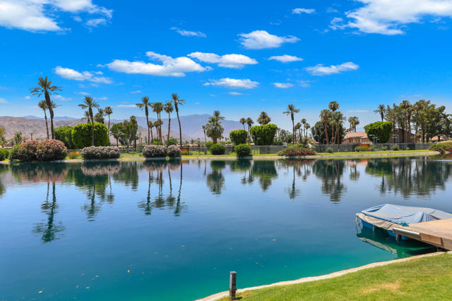 141 Lake Shore Drive, Rancho Mirage CA: https://media.crmls.org/mediaz/5763f6e8-55d1-4d4a-ad17-b7ee6a01bcf8.jpg