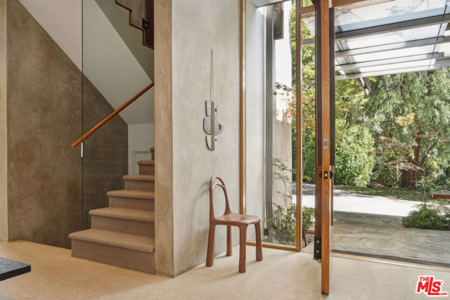 7728 Woodrow Wilson Drive, Los Angeles CA: https://media.crmls.org/mediaz/57654686-b8d0-4c20-afdd-64ed3ce41464.jpg