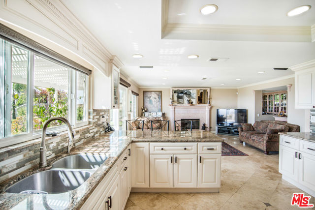500 Topside Place, Diamond Bar CA: https://media.crmls.org/mediaz/5765a3ef-7e9d-441b-85d4-8b91363bc1b8.jpg