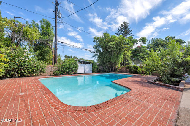 1558 Norwich Avenue, Thousand Oaks CA: https://media.crmls.org/mediaz/5765e626-1c6a-4a8e-91aa-ea08047dd93e.jpg