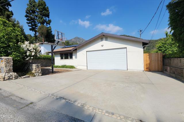 5519 Terrace Drive, La Crescenta CA: https://media.crmls.org/mediaz/5765fd9d-6680-4545-a896-da5501943323.jpg