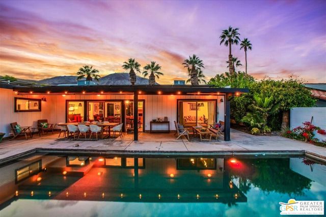 45864 Shadow Mountain Drive, Palm Desert CA: https://media.crmls.org/mediaz/57660f12-1023-4234-bd28-c3a5c062a5af.jpg