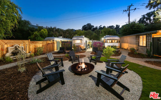 272 N Topanga Canyon Boulevard, Topanga CA: https://media.crmls.org/mediaz/57662368-d0d0-457d-a7bc-1d9da396c441.jpg