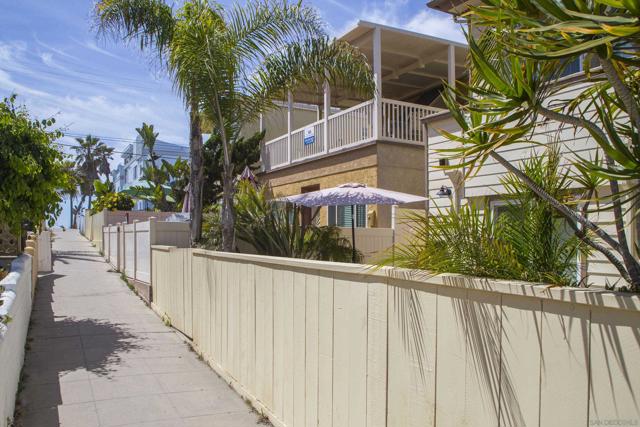 728 Jamaica Ct, San Diego CA: https://media.crmls.org/mediaz/576643ee-278e-4c41-8205-13765c1ae05d.jpg