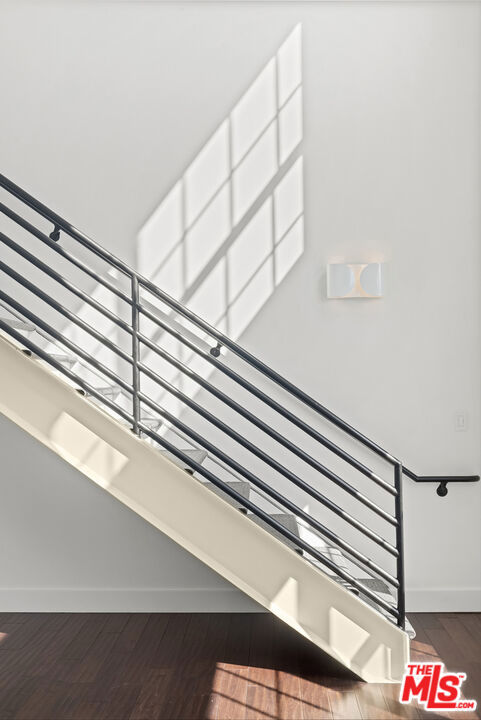 746 S Los Angeles Street, Los Angeles CA: https://media.crmls.org/mediaz/5766665a-a66e-4181-b35b-16199a59b27c.jpg