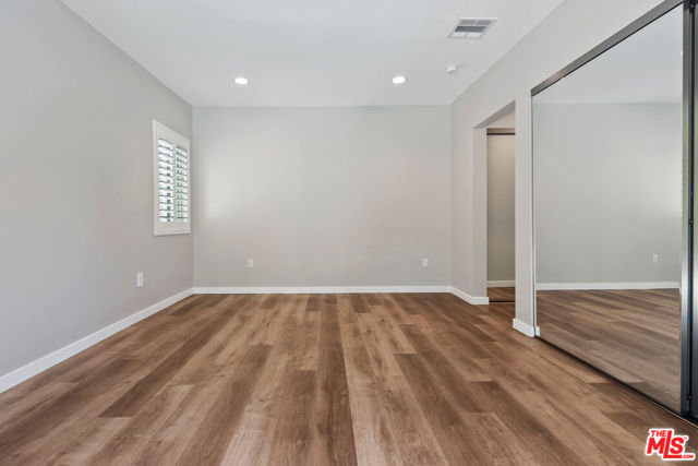 6421 Gaviota Avenue, Van Nuys CA: https://media.crmls.org/mediaz/57666921-e076-4d7c-9bd9-0226a9bd22a9.jpg
