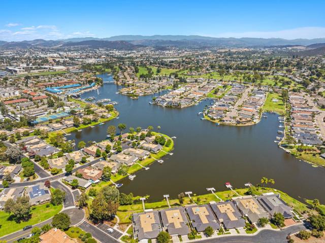 1051 La Reina Drive, San Marcos CA: https://media.crmls.org/mediaz/5766abed-0014-418b-b0b7-754c3d1847d9.jpg