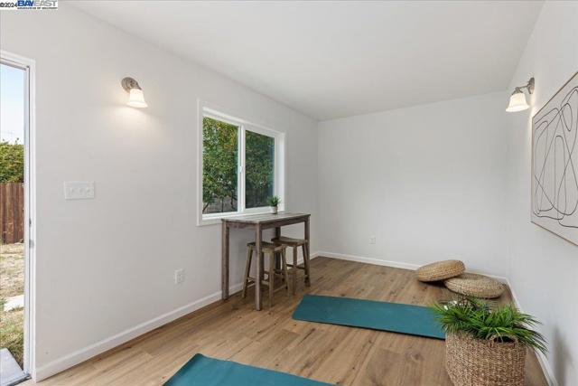 955 Virginia St, Berkeley CA: https://media.crmls.org/mediaz/57673bd5-ad0c-4c08-b8fa-df4679b7ab73.jpg
