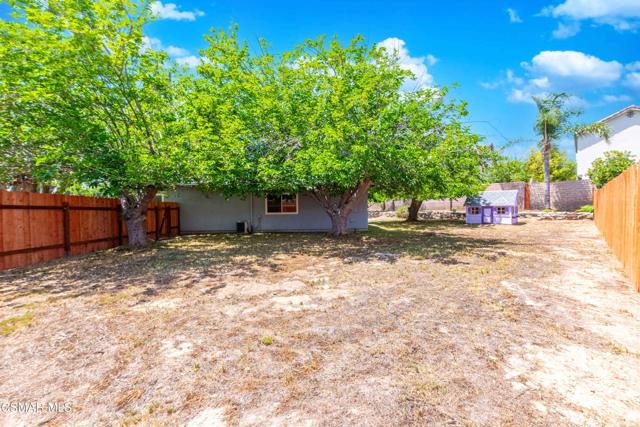 4894 Muirwood Court, Simi Valley CA: https://media.crmls.org/mediaz/57675df1-2e9d-4ed0-9049-14dacc223c09.jpg