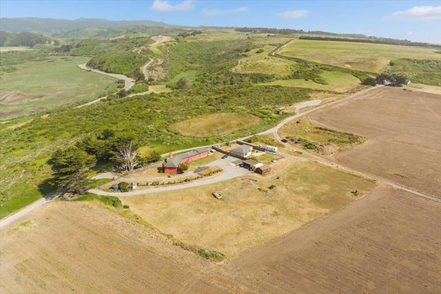 1263 Reservoir Road, Pescadero CA: https://media.crmls.org/mediaz/5767dcea-ea2a-473d-82a4-3a8d4e8ebcd7.jpg