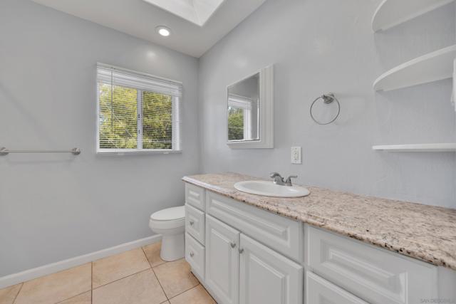 5170 Randlett Dr, La Mesa CA: https://media.crmls.org/mediaz/5767fceb-f0c8-4246-860b-8e6dbc28af76.jpg