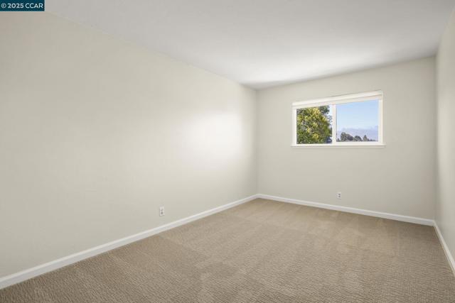 715 Graymont Circle, Concord CA: https://media.crmls.org/mediaz/57681b6c-6c64-4e33-bca2-eac8176d12e1.jpg